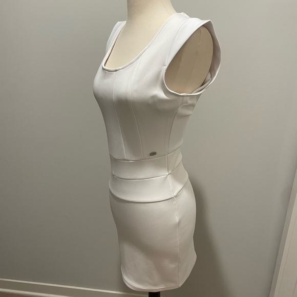 Guess Keyhole Back Dress - Picture 2 of 8